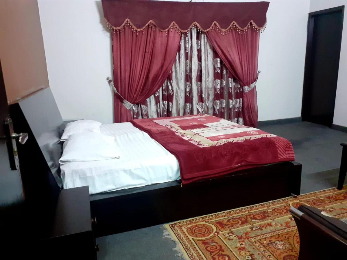 Magnum Hotel Lahore Buitenkant foto
